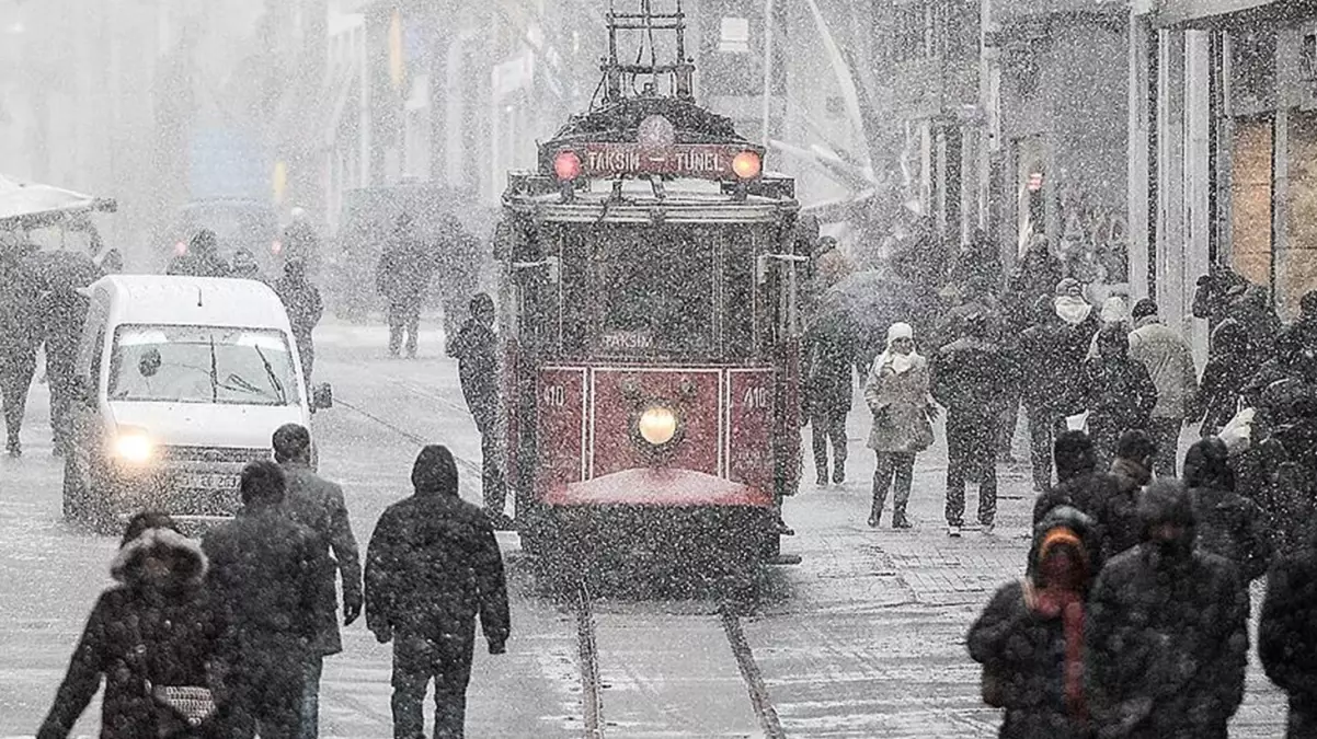 İstanbul’a ne zaman kar yağacak? Canlı yayında tarih verildi