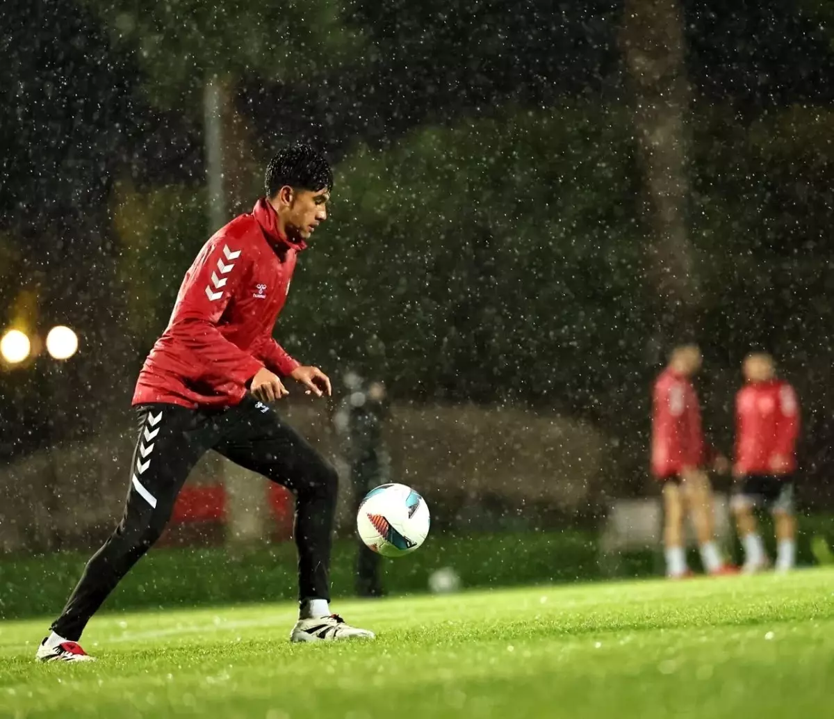 Sivasspor Belek’te Antrenmanını Sürdürüyor