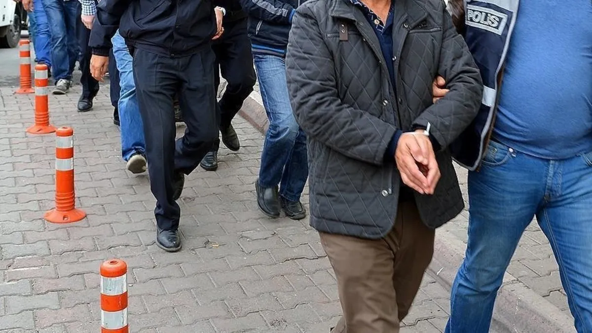 Hasta kişilerin fotoğraf ve videolarını kullanıp 10 milyon TL dolandıran şüpheliler kıskıvrak yakalandı!