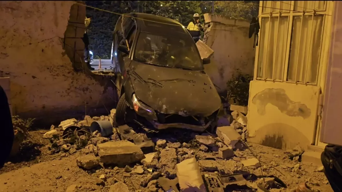 Üsküdar’da kaza: Sürücü kaçarak yanından ayrıldı